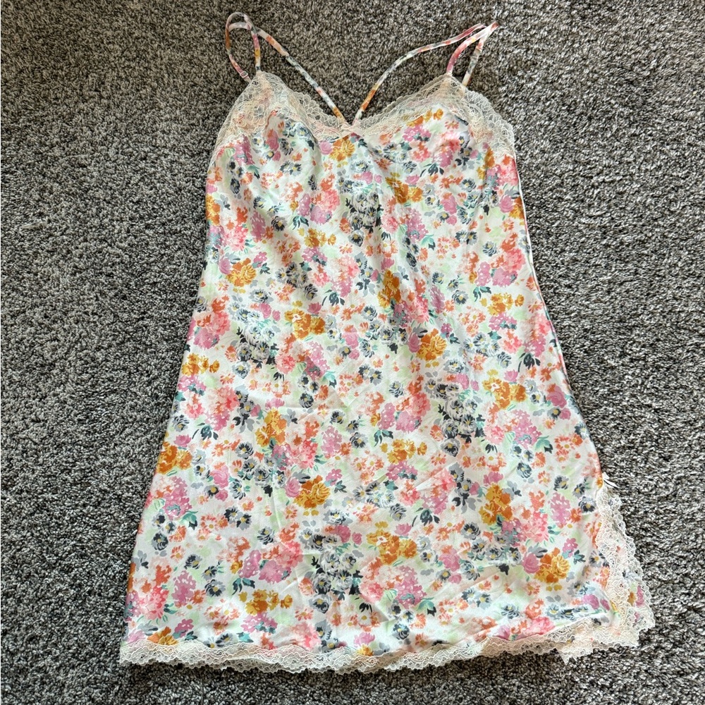 Victoria Secret’s Y2K Floral Chemise Slip Size SMALL NW/OT